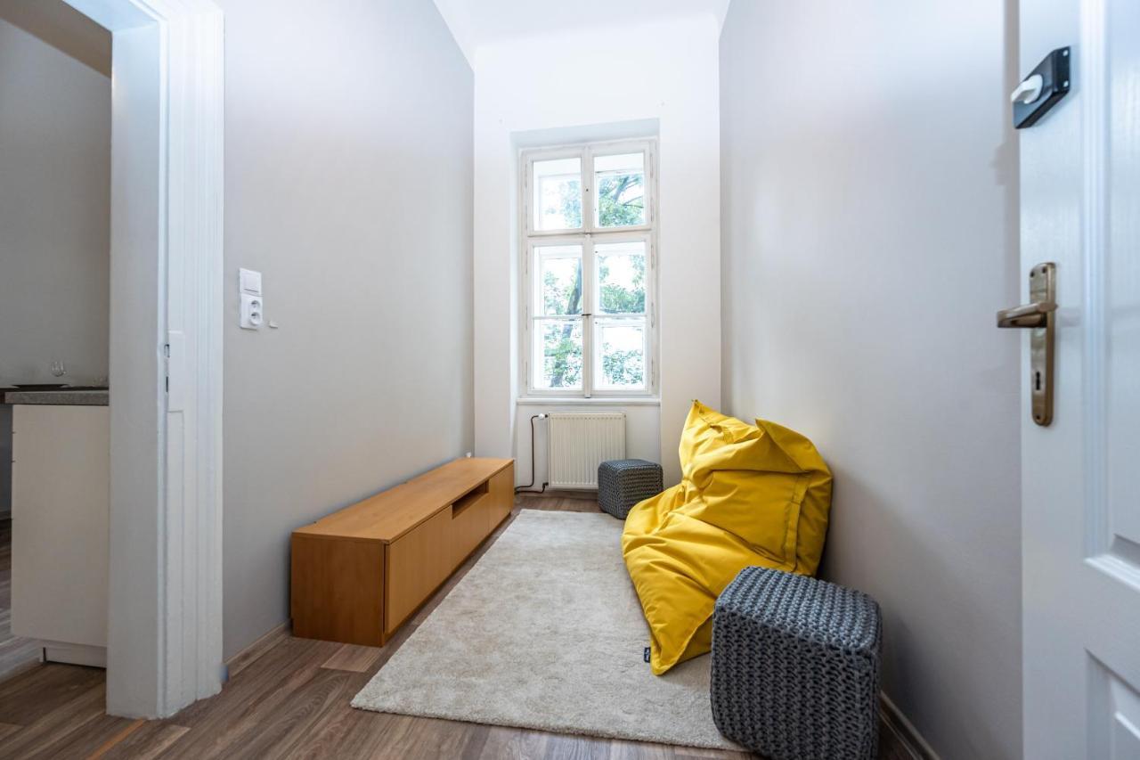 New Town Central Apartment Praga Exterior foto
