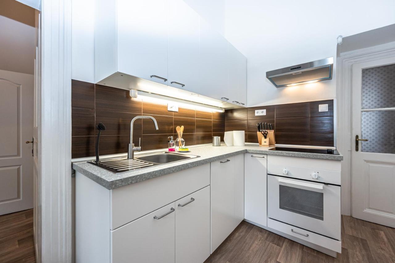New Town Central Apartment Praga Exterior foto